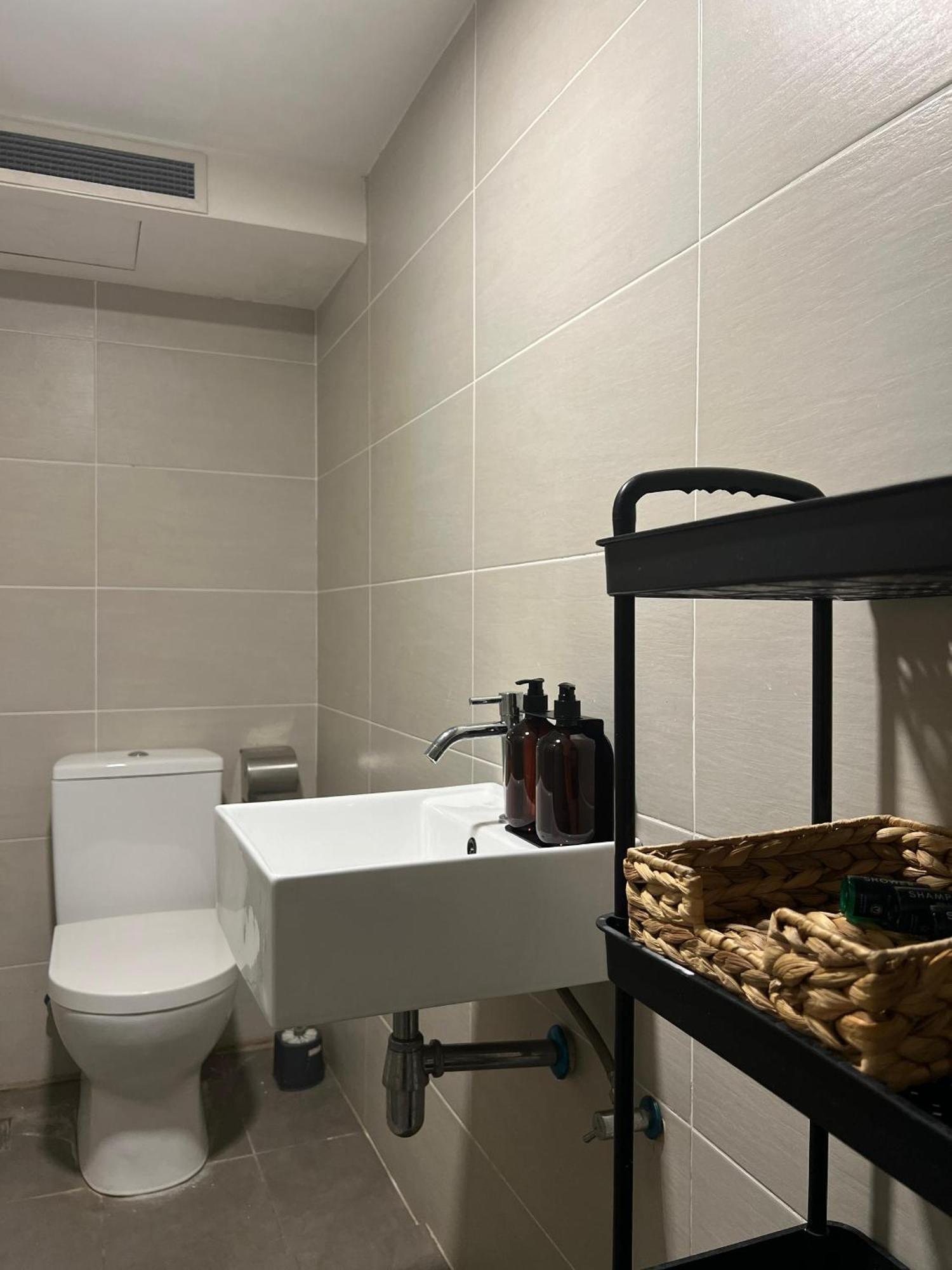 Mix Hostel Kl By Chillout Hostel Petaling Jaya Eksteriør billede