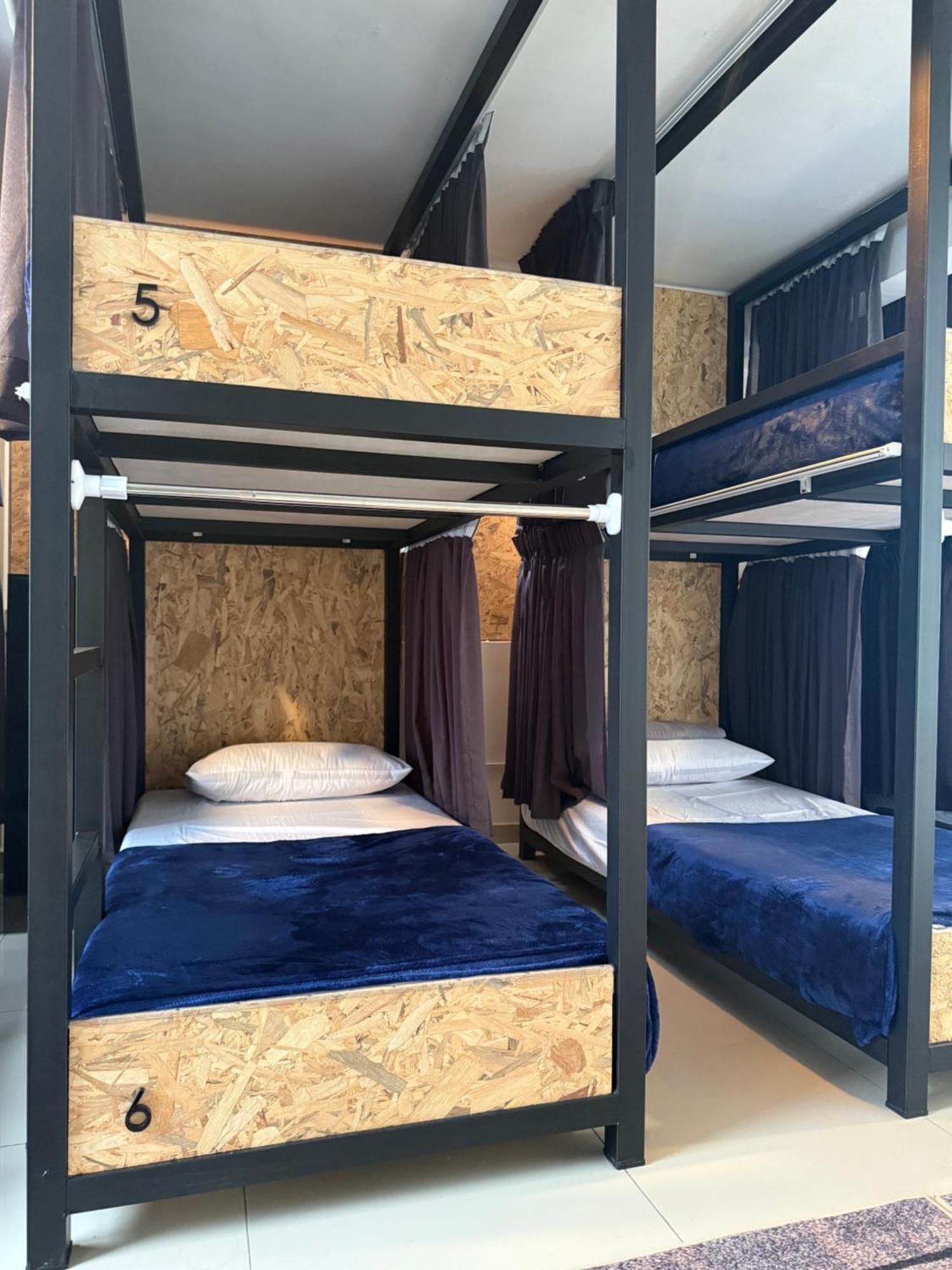 Mix Hostel Kl By Chillout Hostel Petaling Jaya Eksteriør billede